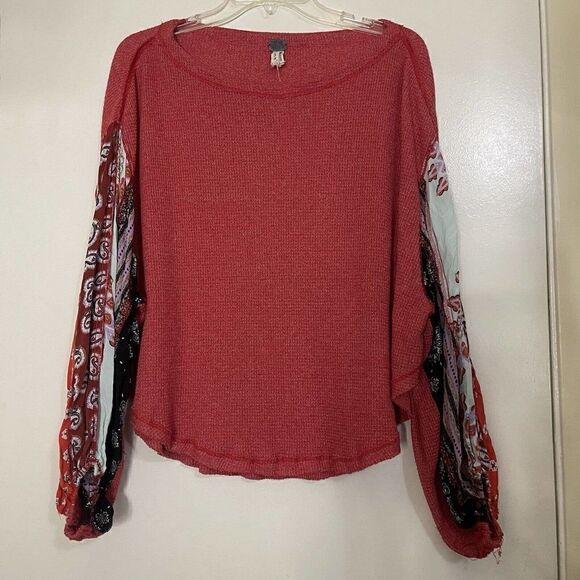 FREE PEOPLE we the free waffle knit red balloon sleeve top size Small - Picture 2 of 6